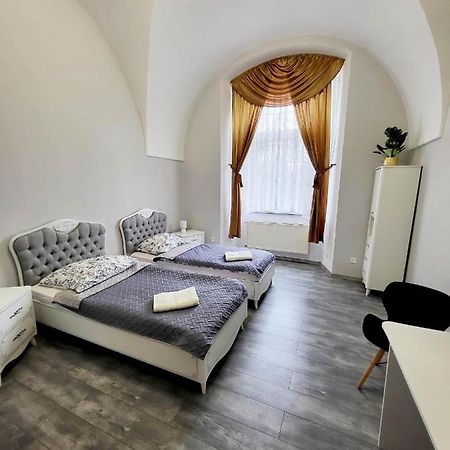 Diecezjalny Dom Formacyjny Apartment Nysa Exterior foto