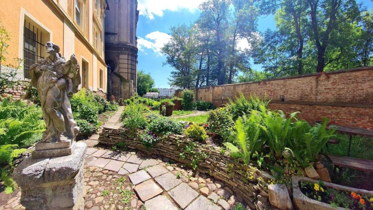 Diecezjalny Dom Formacyjny Apartment Nysa Exterior foto