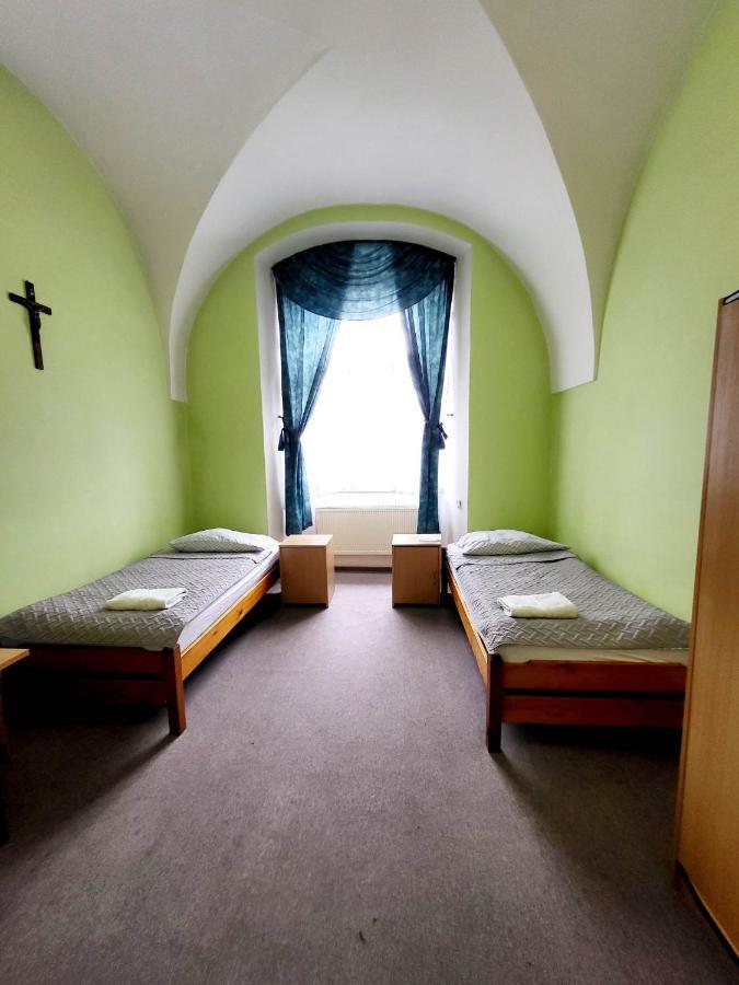 Diecezjalny Dom Formacyjny Apartment Nysa Exterior foto