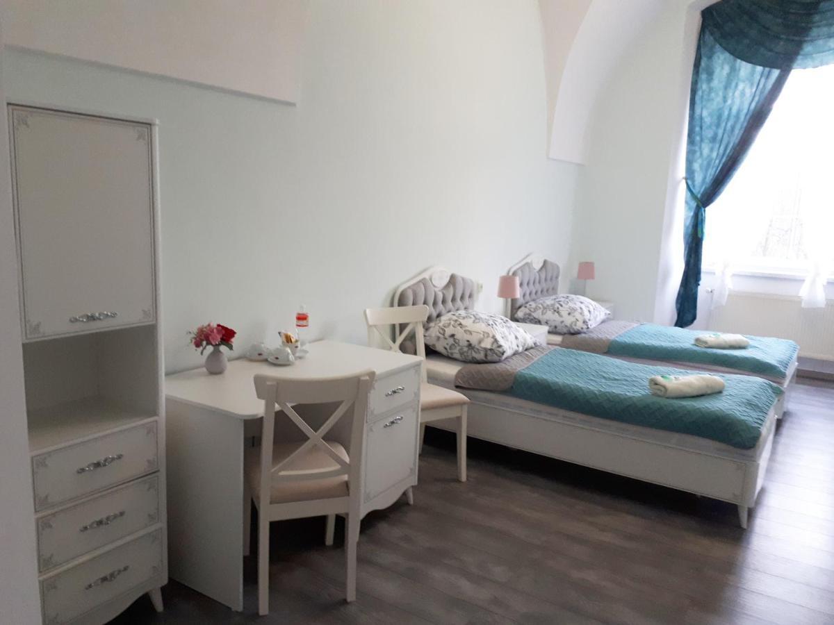 Diecezjalny Dom Formacyjny Apartment Nysa Exterior foto