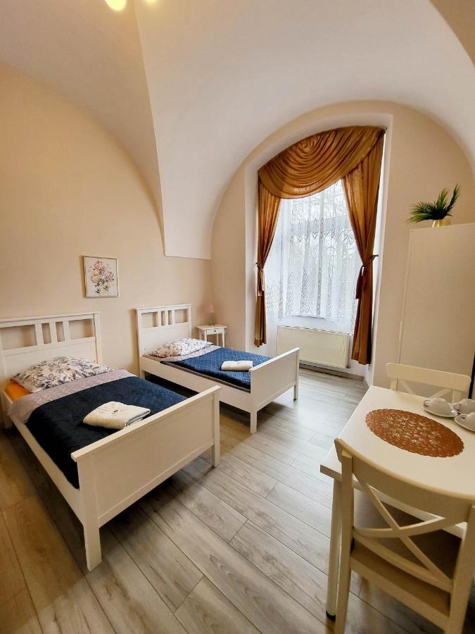 Diecezjalny Dom Formacyjny Apartment Nysa Exterior foto