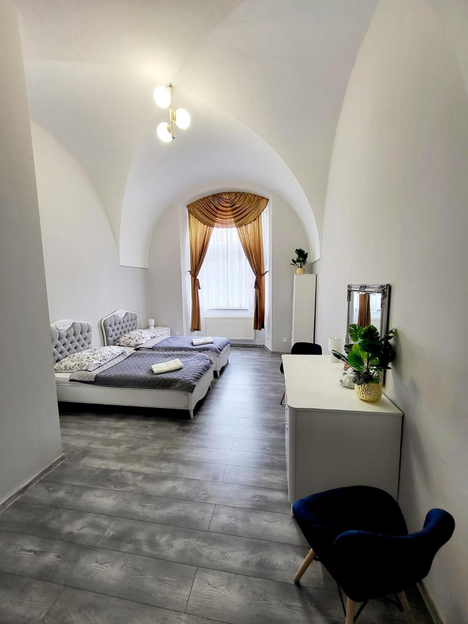 Diecezjalny Dom Formacyjny Apartment Nysa Exterior foto