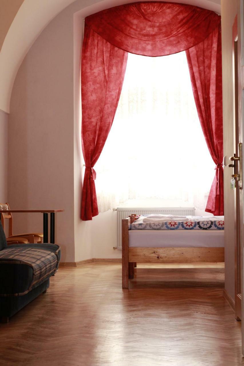 Diecezjalny Dom Formacyjny Apartment Nysa Exterior foto