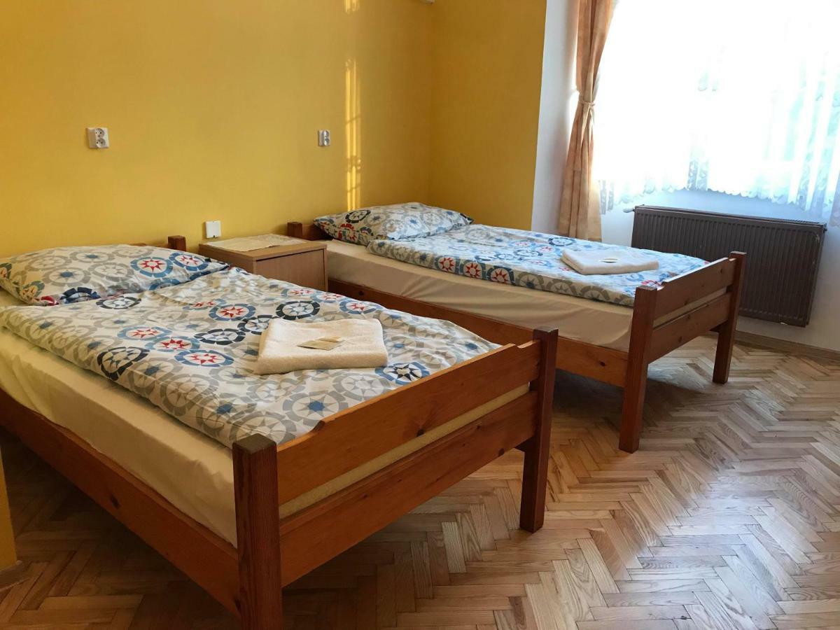 Diecezjalny Dom Formacyjny Apartment Nysa Exterior foto